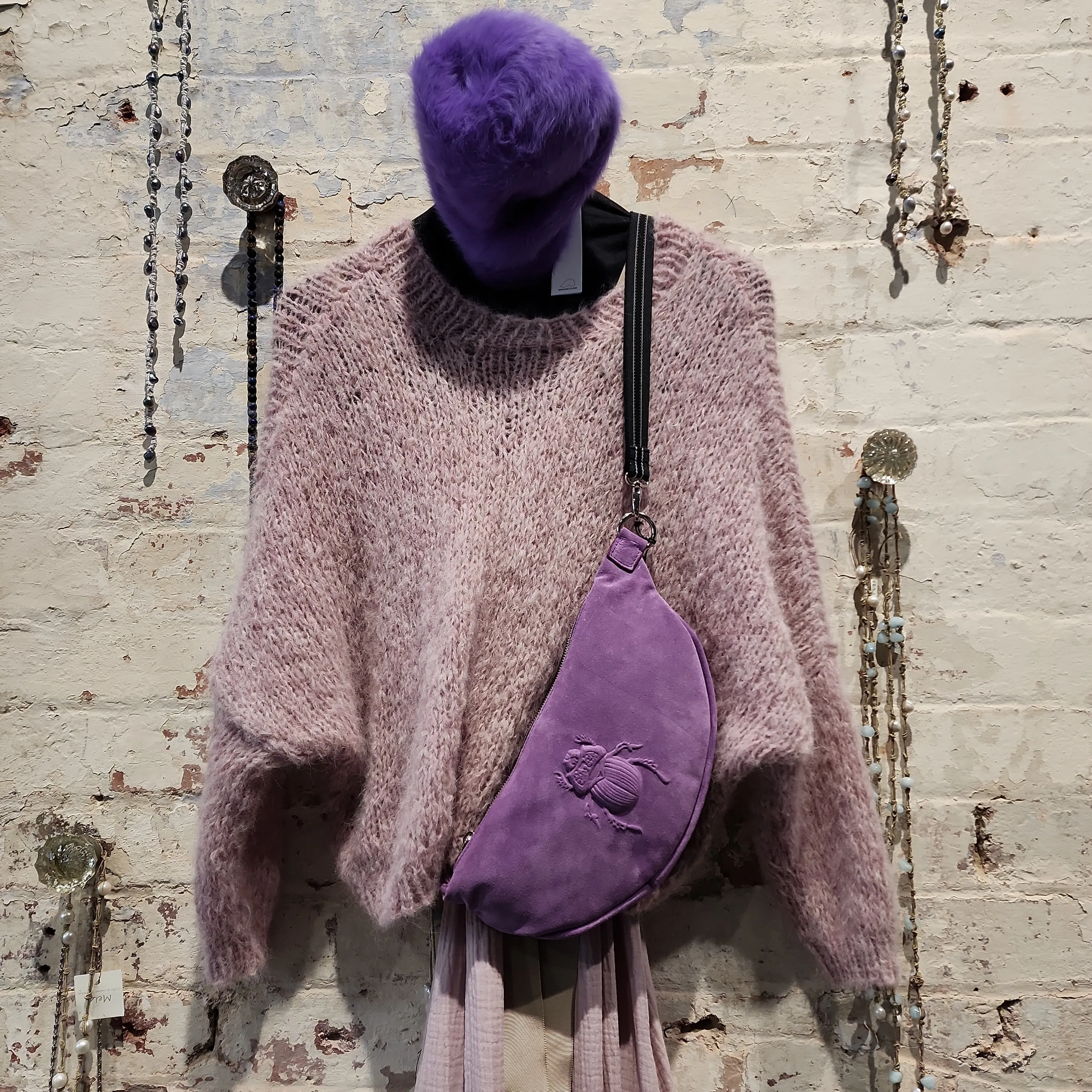 Hand knit batwing sweater V neck (Alpaca) - Camel
