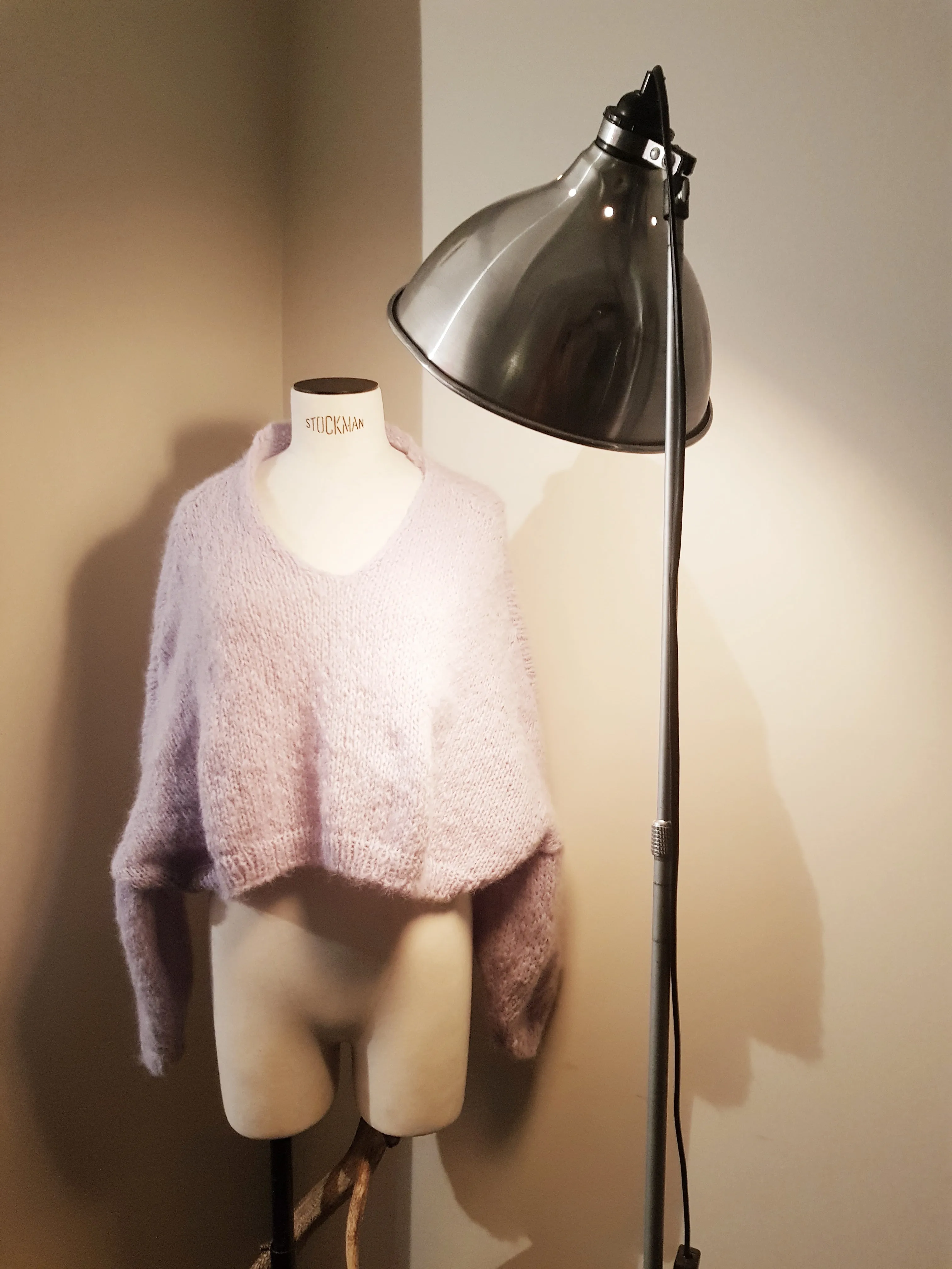Hand knit batwing sweater V neck (Alpaca) - Camel