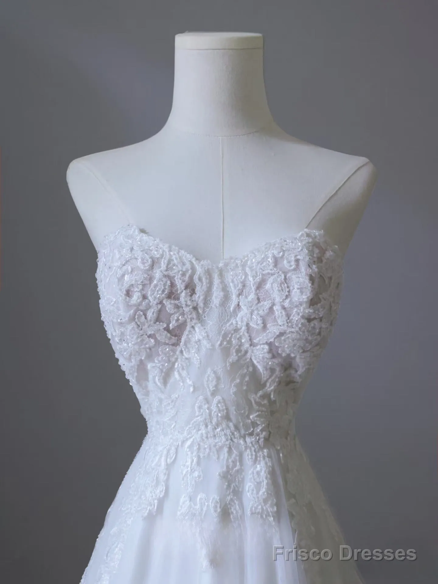 Timeless A Line Sweetheart Lace Tulle White Wedding Dresses Brides Dress