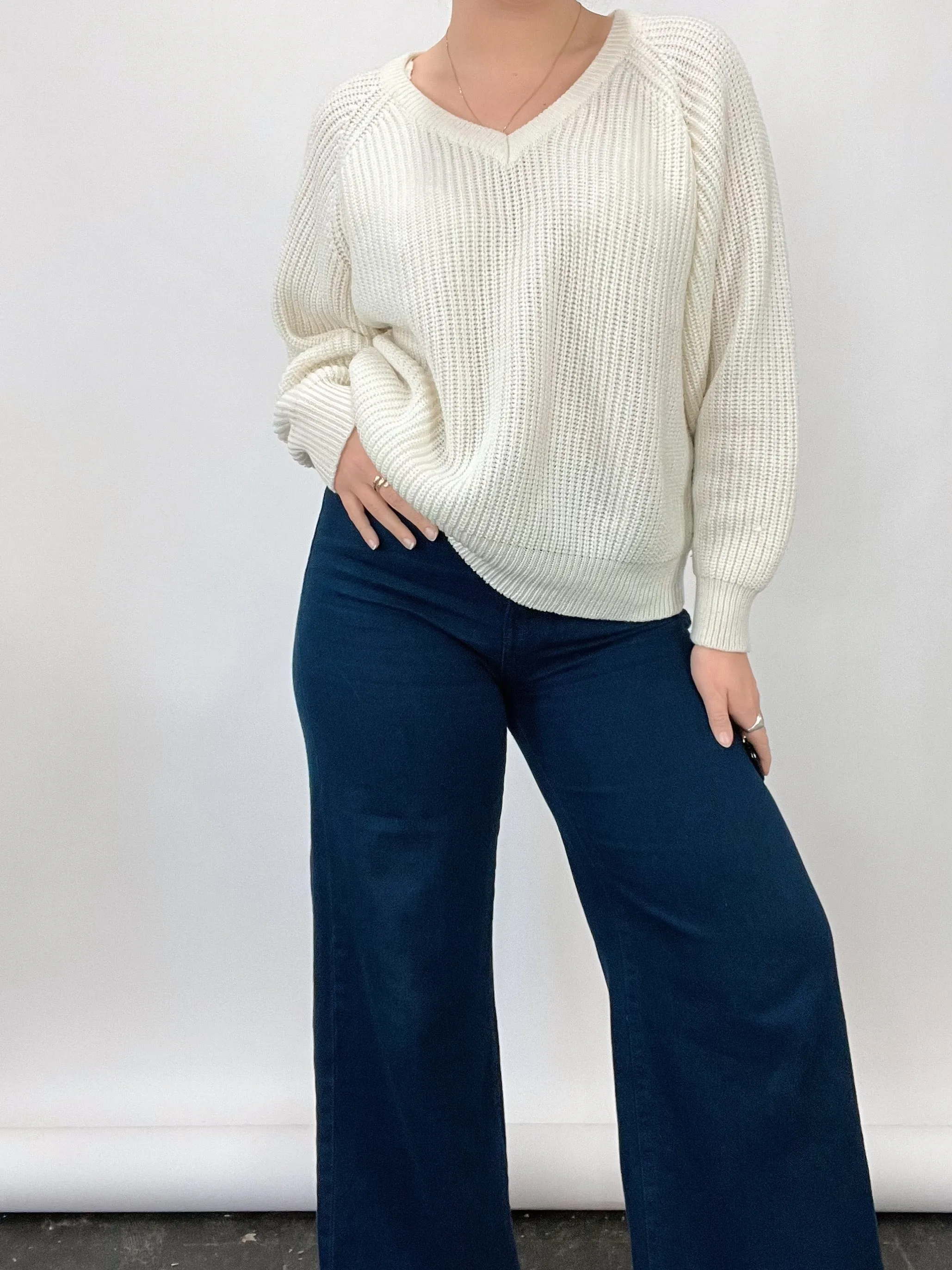 Vintage Cream V-Neck Sweater (L)